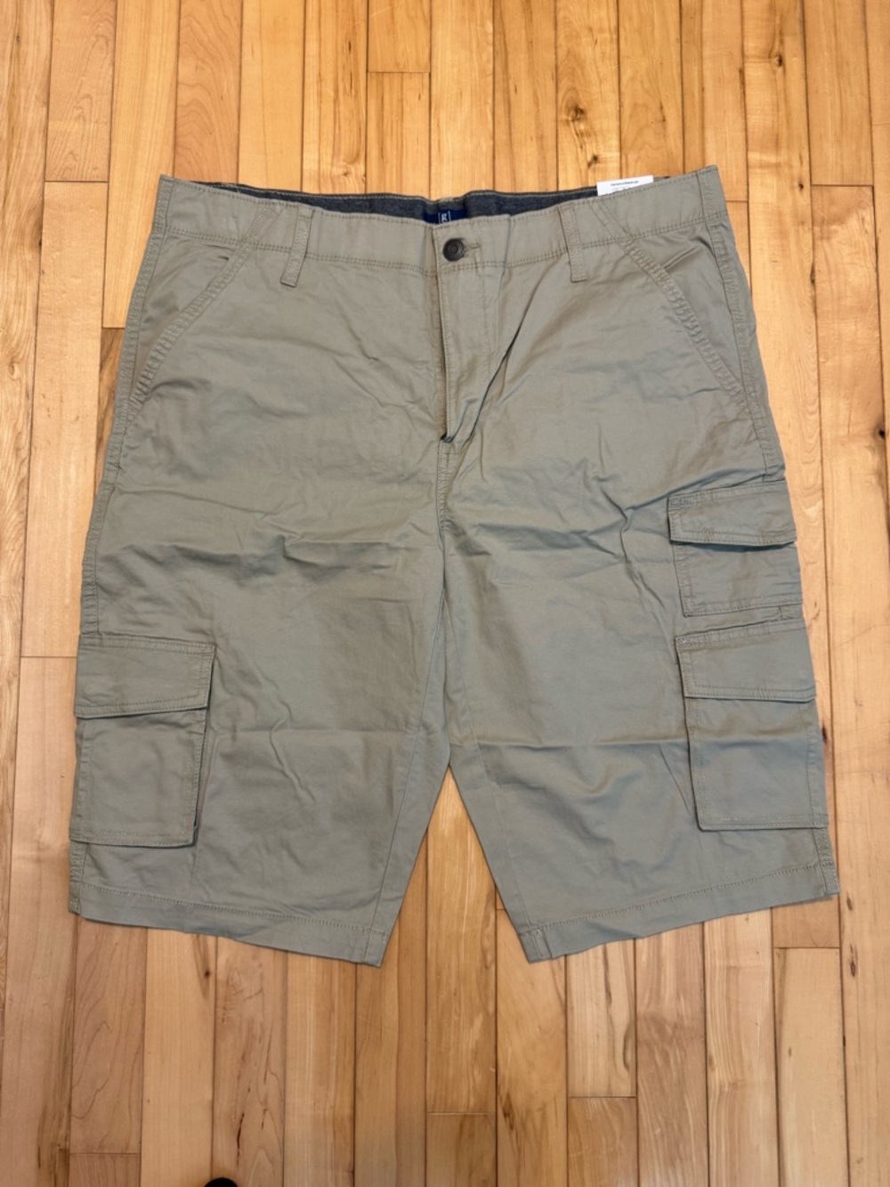 Men's Cargo Shorts - Below the Knee Size 40